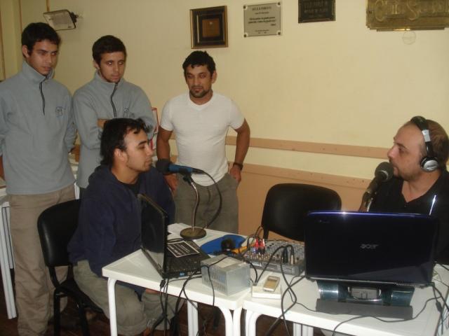 Empleados de una firma local